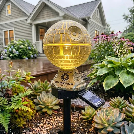 60th Anniversary Enterprise NCC-1701 Solar Garden Light – Moadeva